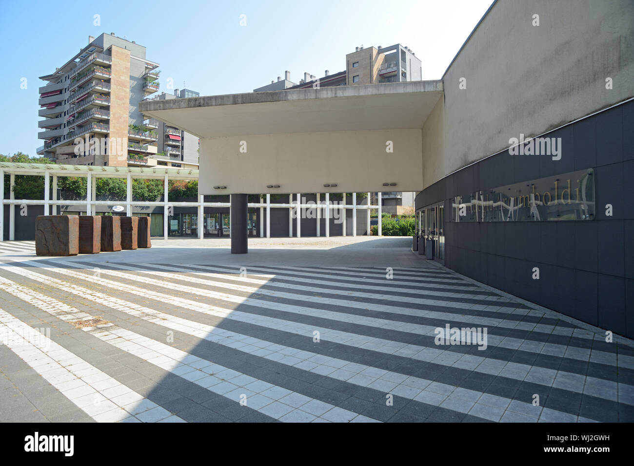 L'Italia, Milano, quartiere Bicocca, teatro Teatro Arcimboldi da Gregotti Studio datata 2002 Foto Stock