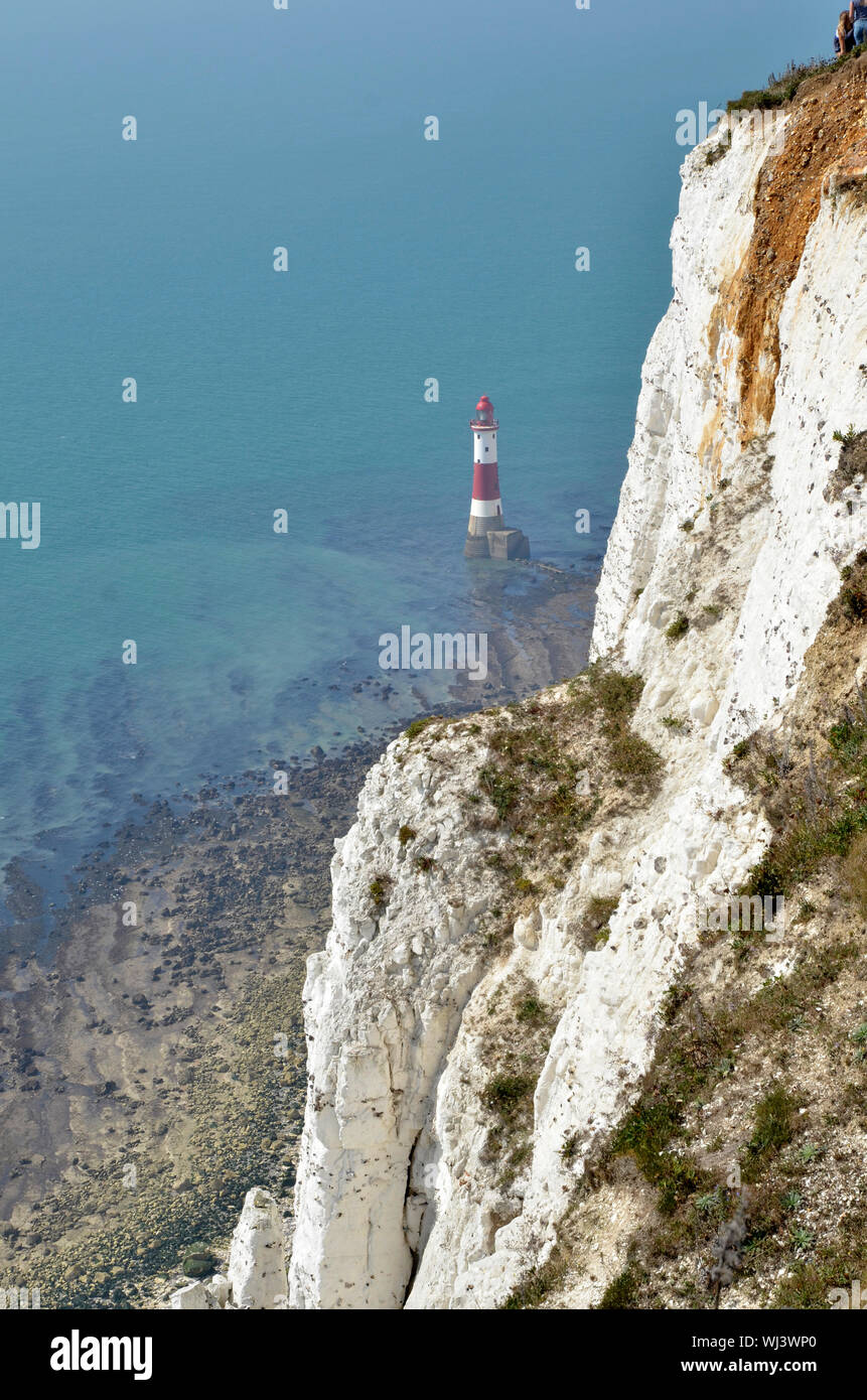 Le Bianche scogliere e faro di Beachy Head sulla lingua inglese costa sud in East Sussex Foto Stock