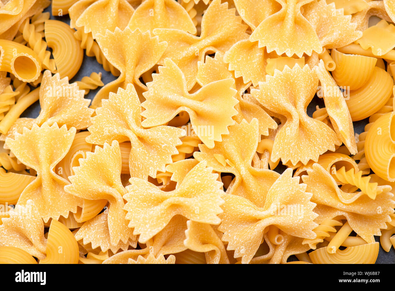 La pasta italiana, forme di asciugare la pasta italiana come sfondo Foto Stock