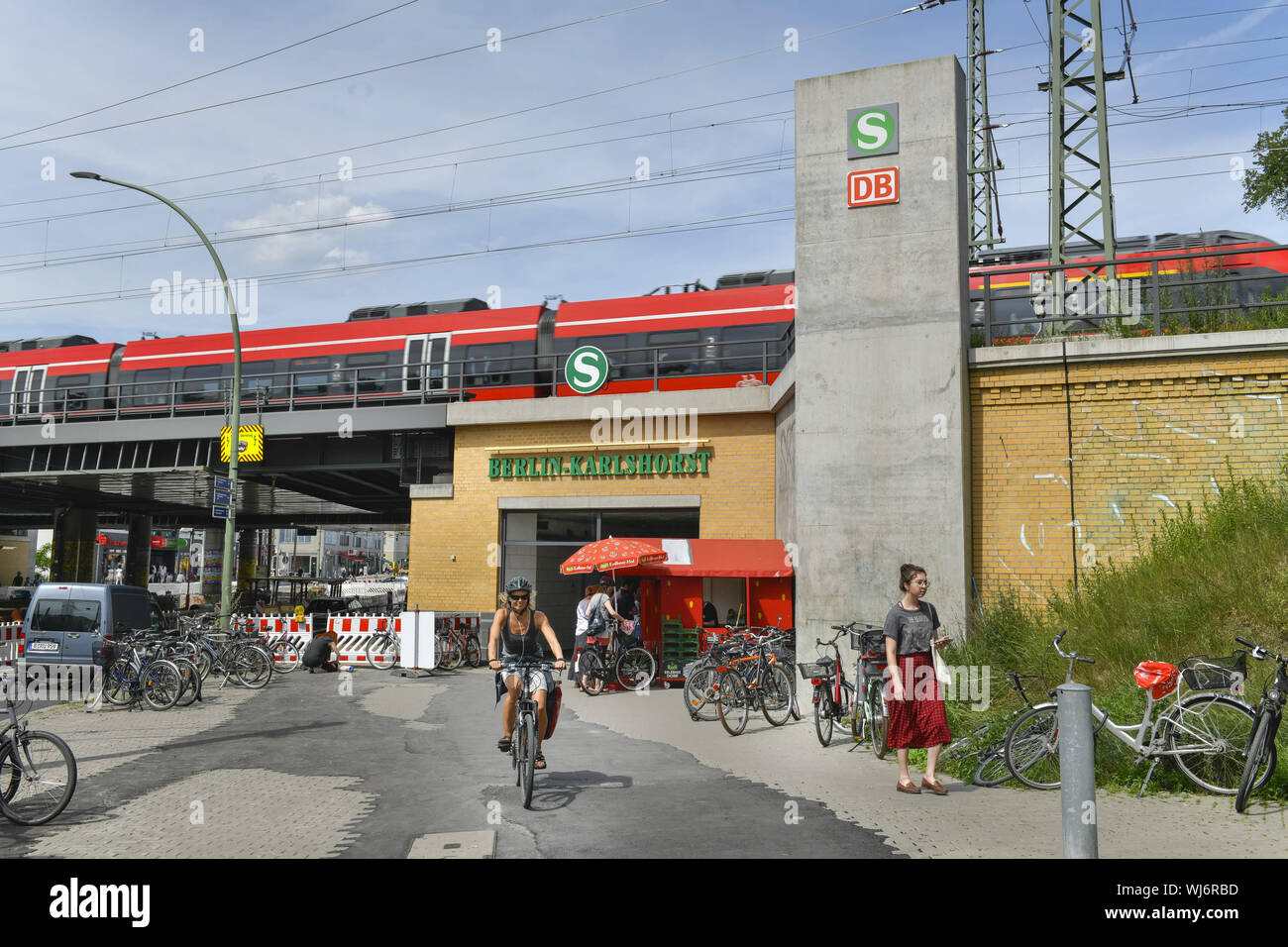Berlino, Germania, vista al di fuori e al di fuori, vista esterna, vista esterna, Karlshorst, Karlshorster, luminoso montagna, Lichtenberger, stazione ferroviaria, SBahnh Foto Stock