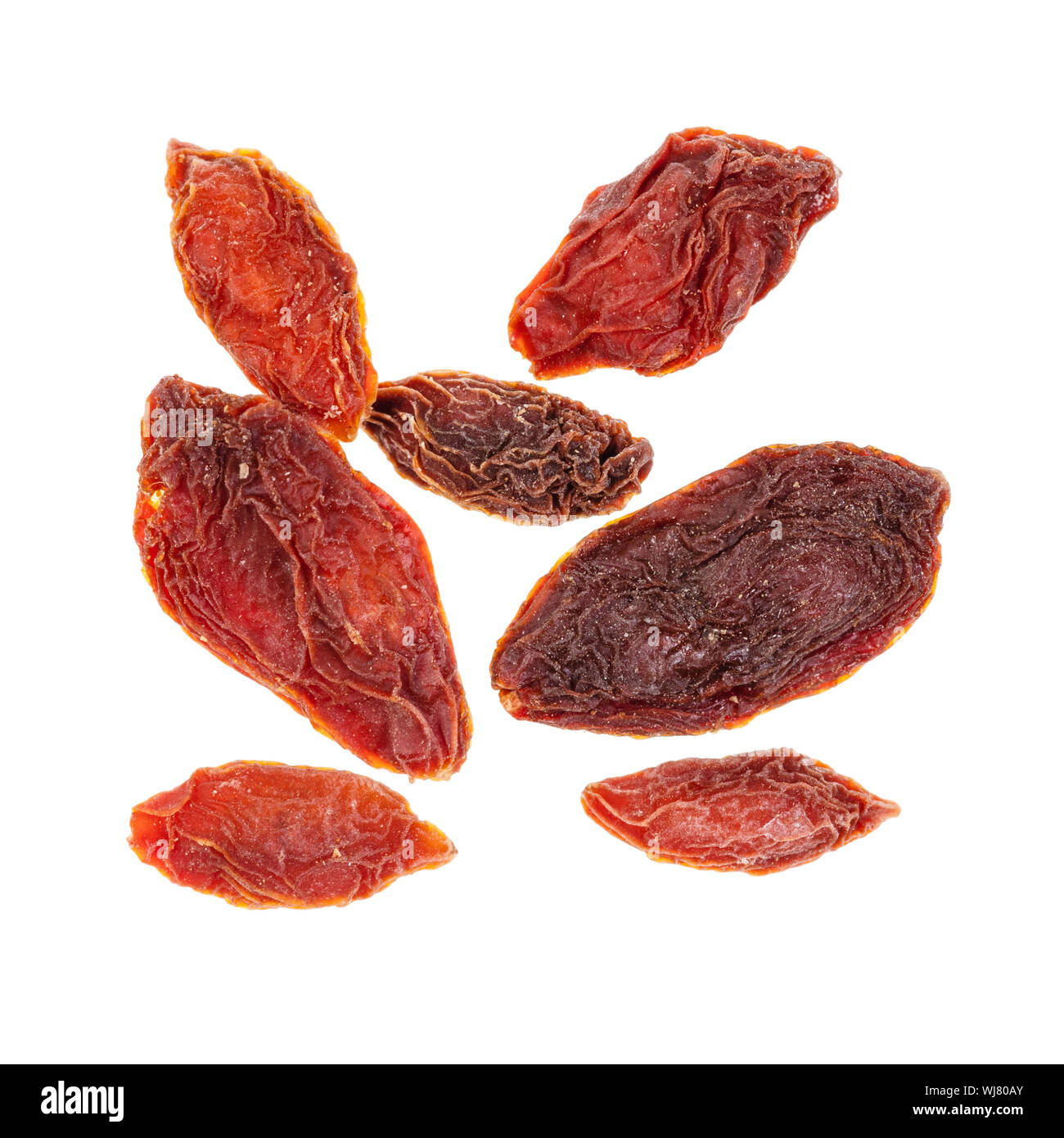 Diversi essiccati goji bacche ritagliata su sfondo bianco Foto Stock