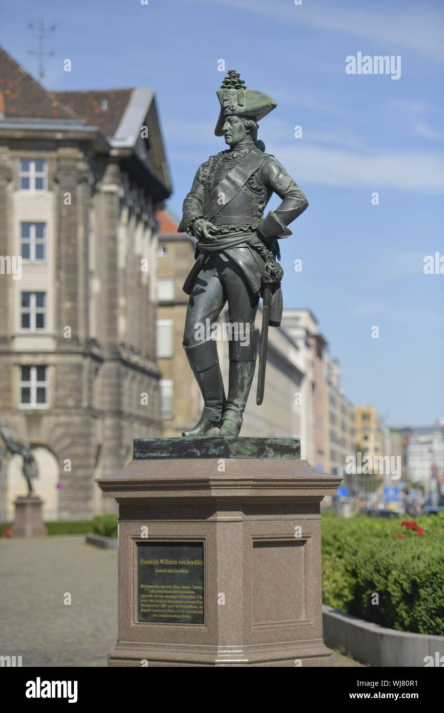 Berlino, bronzo, il monumento in bronzo, bronzo figura, fusione in bronzo, fusione in bronzo, monumento, Germania, Friedrich Wilhelm von Seydlitz, generale, medio, Mo Foto Stock