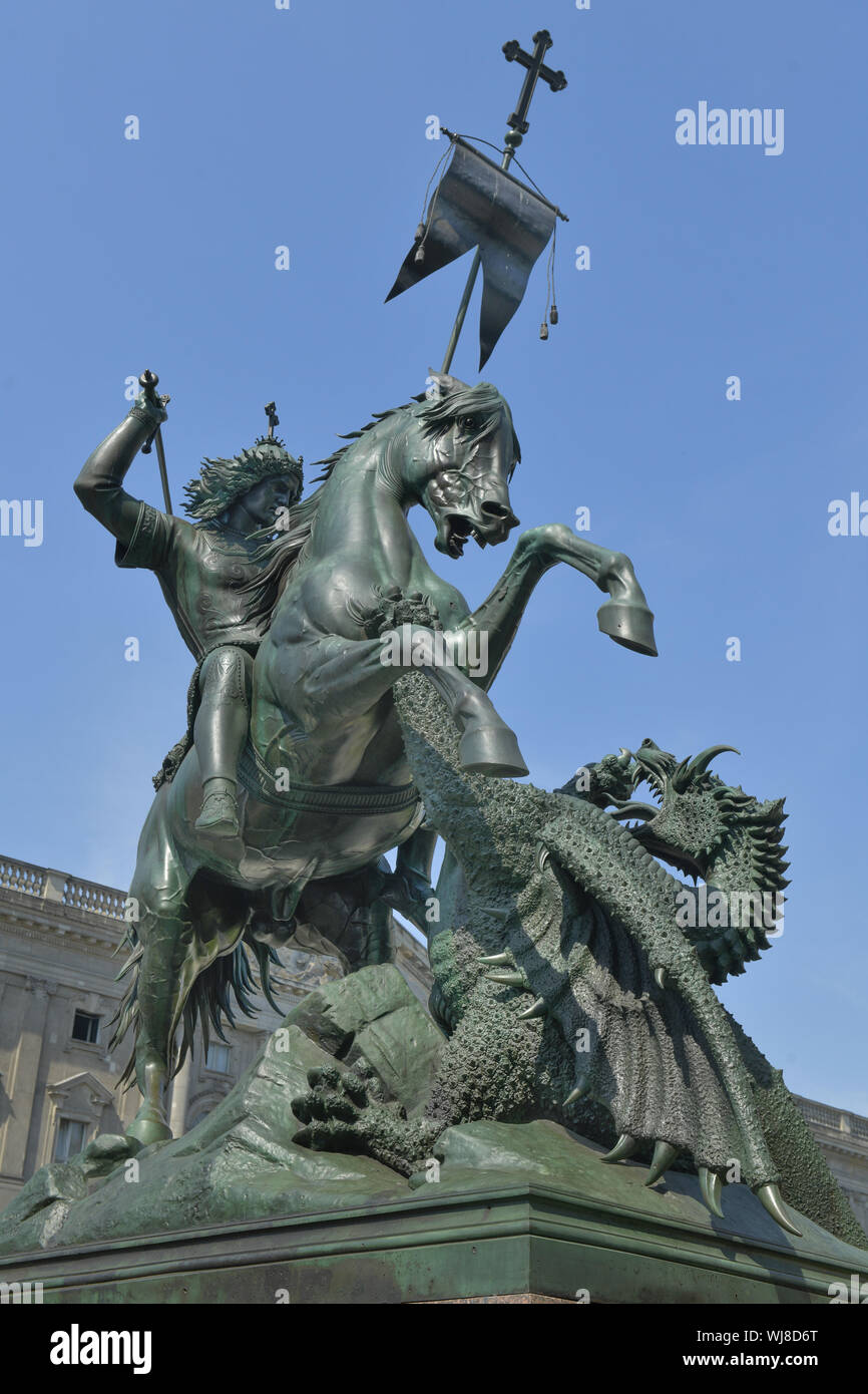 Città vecchia di Berlino, Berlino centro, bronzo, il monumento in bronzo, fusione in bronzo, fusione in bronzo, monumento, Germania, dragon, dragon, Drachentoeter, Drachentöt Foto Stock