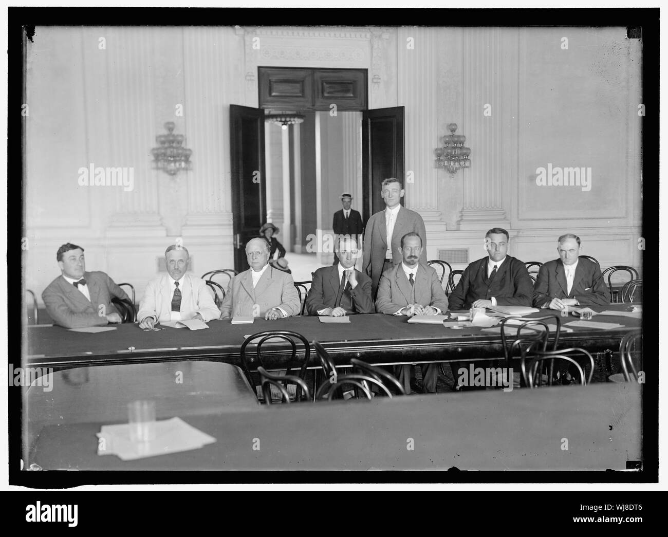 Casa dei rappresentanti dei comitati. Selezionare COMITATO NOMINATO SOTTO H.R. 198 sulla lobby e indagine. SCOTT FERRIS DI OK; J. J. RUSSELL DI MO; CLINE DI IN; JARRETT DI TN, PRESIDENTE; STAFFORD DI WI; WILLIS DI OH; McDONALD di MI Foto Stock