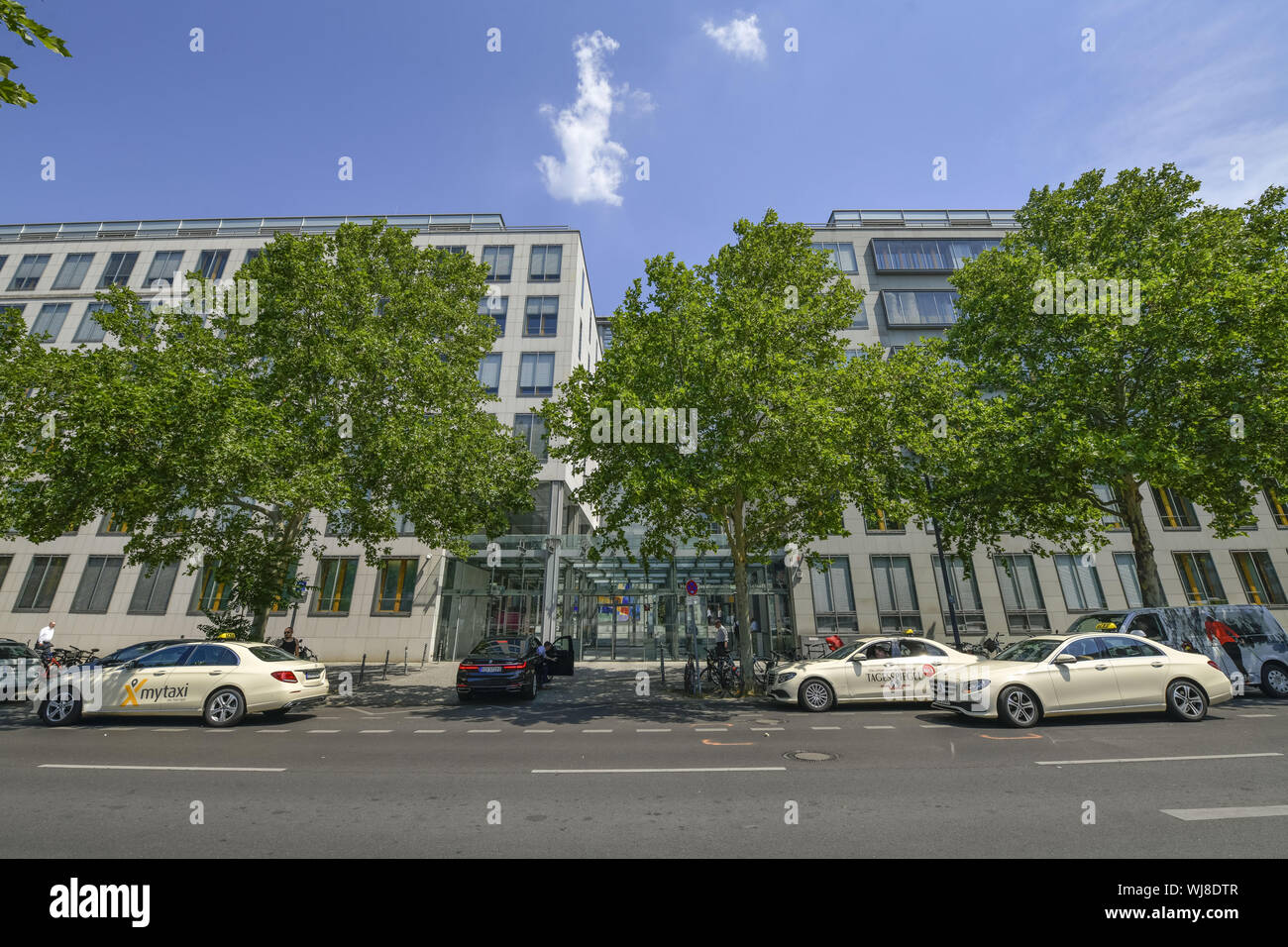 Visualizzare, architettura, esterno al di fuori, vista esterna, vista esterna, BDA, BDI, Berlino, Berlino centro, ampia street, strada larga, Germania, DIHK, edificio, Foto Stock