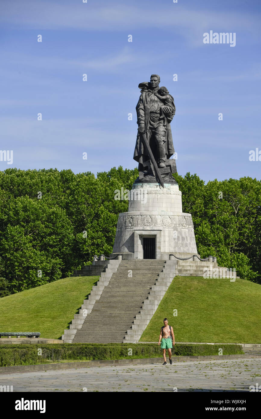 Berlino, bronzo, il monumento in bronzo, bronzo figura, fusione in bronzo, fusione in bronzo, monumento, Germania, monumento, cimitero, memorial, memorial, guerra palazzo Foto Stock
