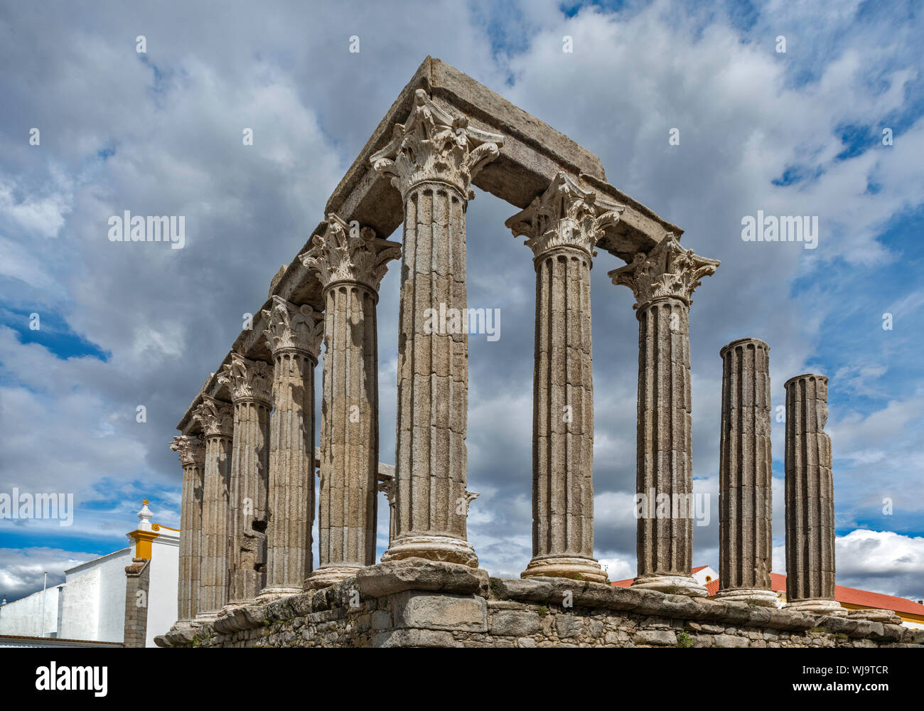 Il Templo Romano (Tempio di Diana), 1 ° secolo, in Evora, Alentejo Central, Portogallo Foto Stock