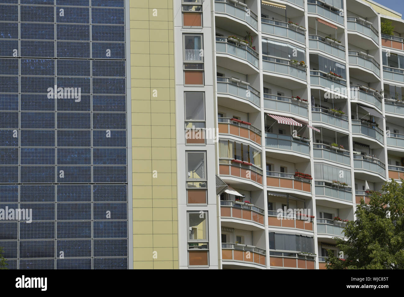Architettura, Berlino, calcestruzzo, Degewo, Germania, energia, Fotovoltaik, Building, edificio, casa, alto, real estate, Ludwig's racing street, Ludwi Foto Stock