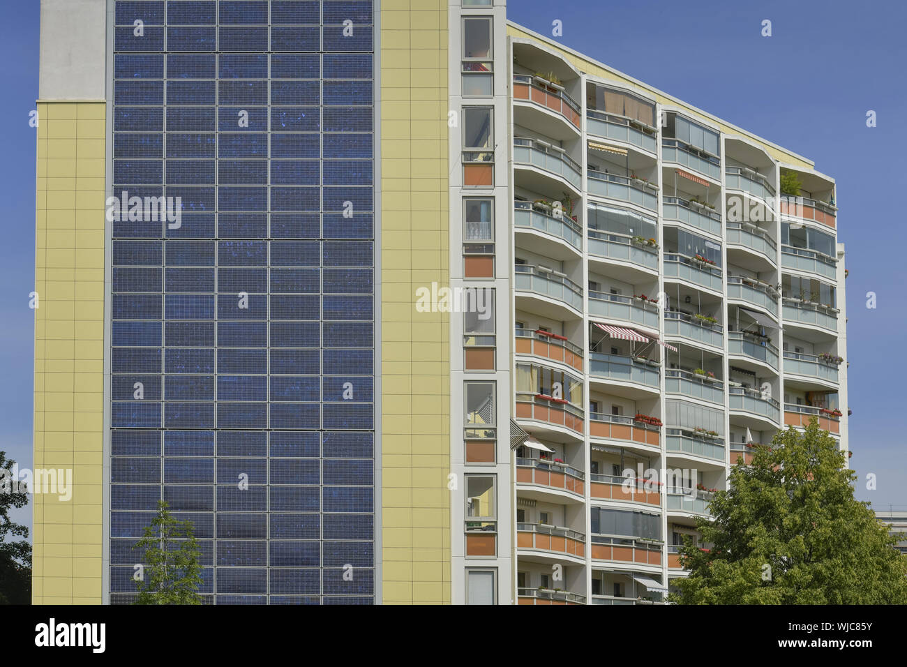 Architettura, Berlino, calcestruzzo, Degewo, Germania, energia, Fotovoltaik, Building, edificio, casa, alto, real estate, Ludwig's racing street, Ludwi Foto Stock