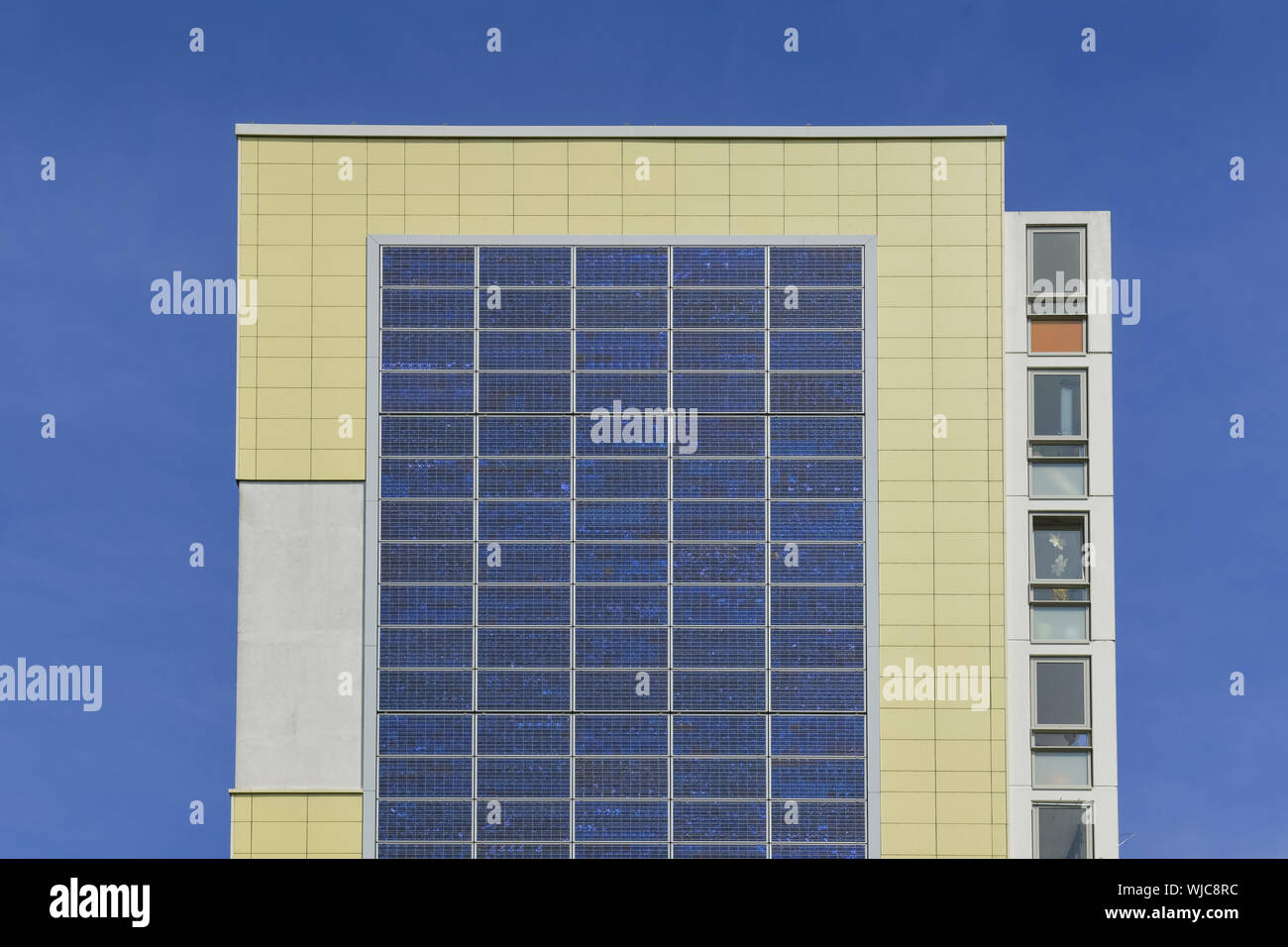 Architettura, Berlino, calcestruzzo, Degewo, Germania, energia, Fotovoltaik, Building, edificio, casa, alto, real estate, Ludwig's racing street, Ludwi Foto Stock