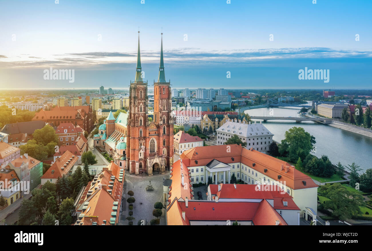 Aerial cityscape di Wroclaw con la Cattedrale di San Giovanni Battista, Polonia Foto Stock
