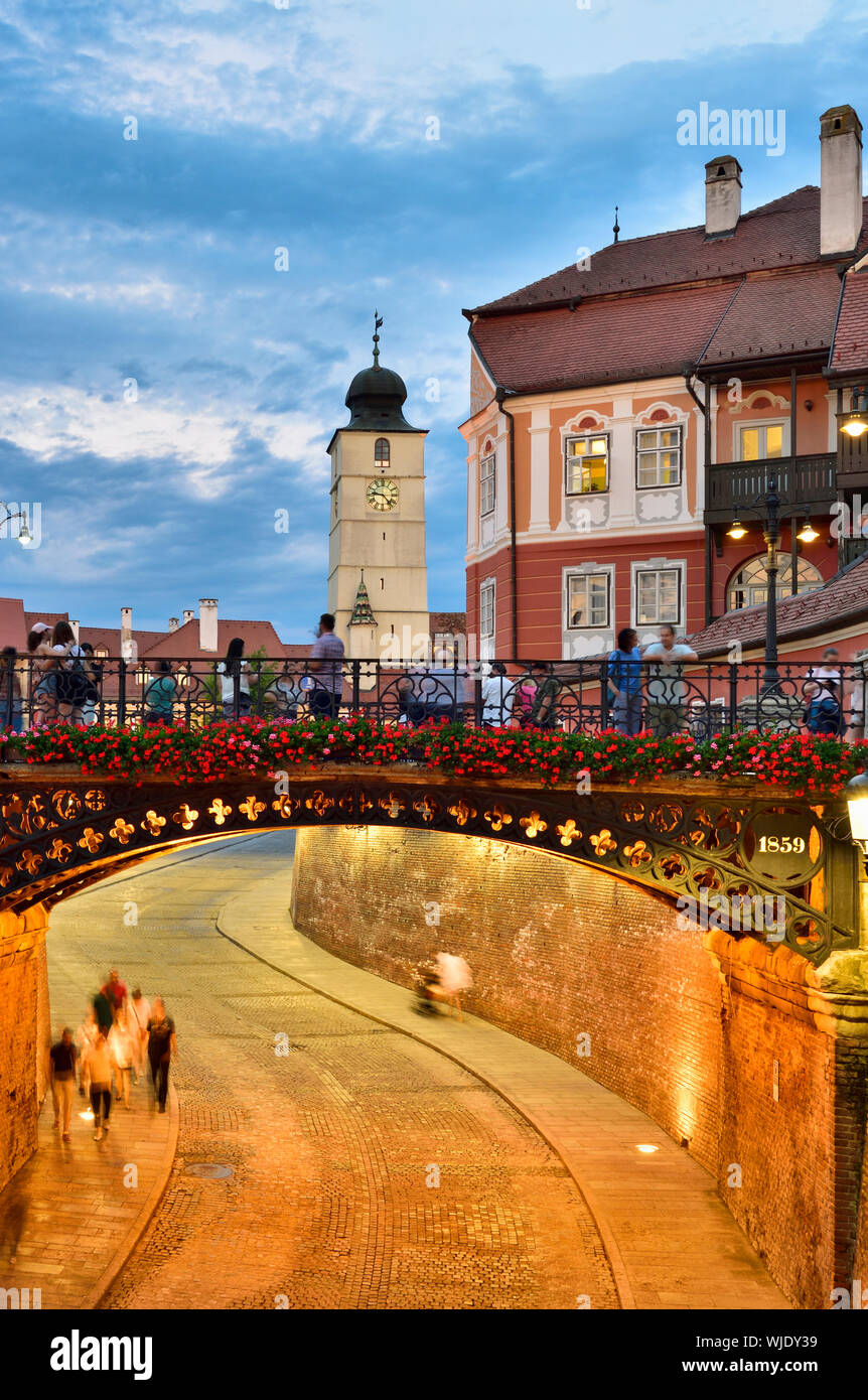 Il ponte di bugie, un 1859-costruito il ponte di ferro. Se dire una bugia su di esso, si suppone di scricchiolare. Piata Mica. Sibiu, in Transilvania. La Romania Foto Stock