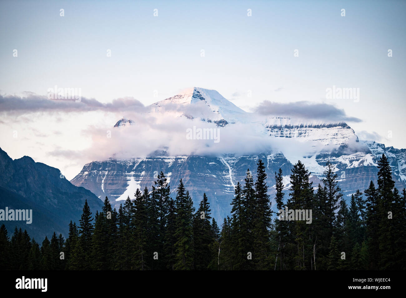 Bellissima vista panoramica del Monte Robson vertice in British Columbia, Canada Foto Stock