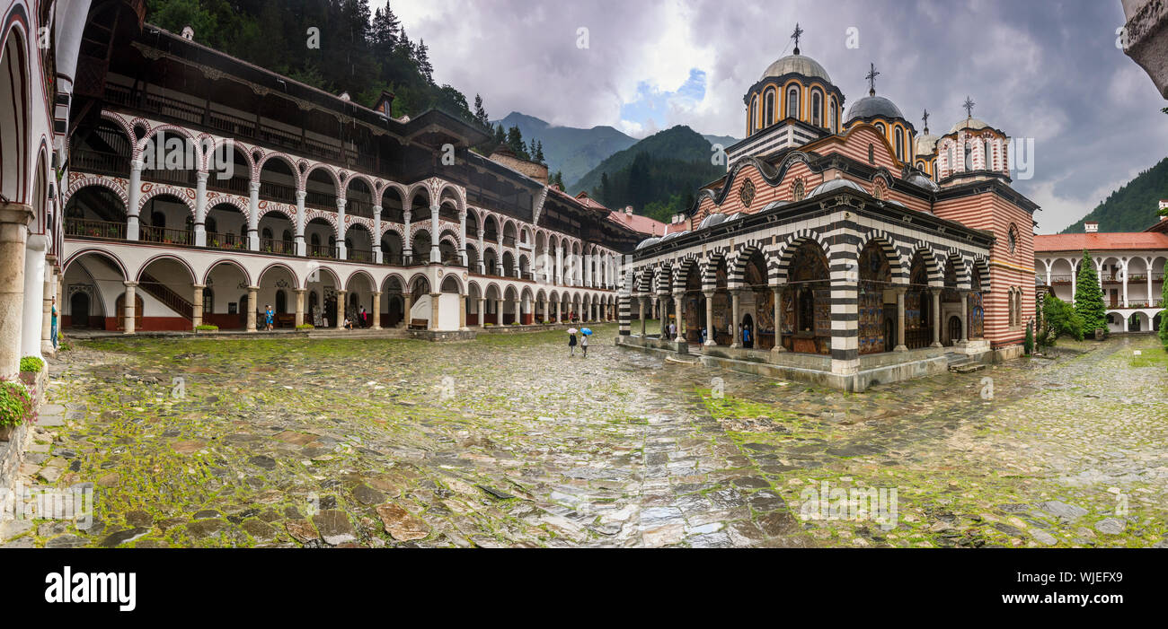 Il monastero di Rila (Monastero di San Ivan Rilski), la più grande chiesa ortodossa orientale monastero in Bulgaria. Un sito Patrimonio Mondiale dell'UNESCO. La Bulgaria Foto Stock