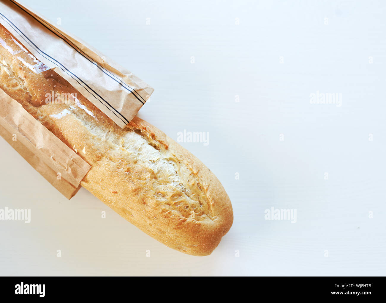 Close-up di pane sul colore bianco Foto Stock