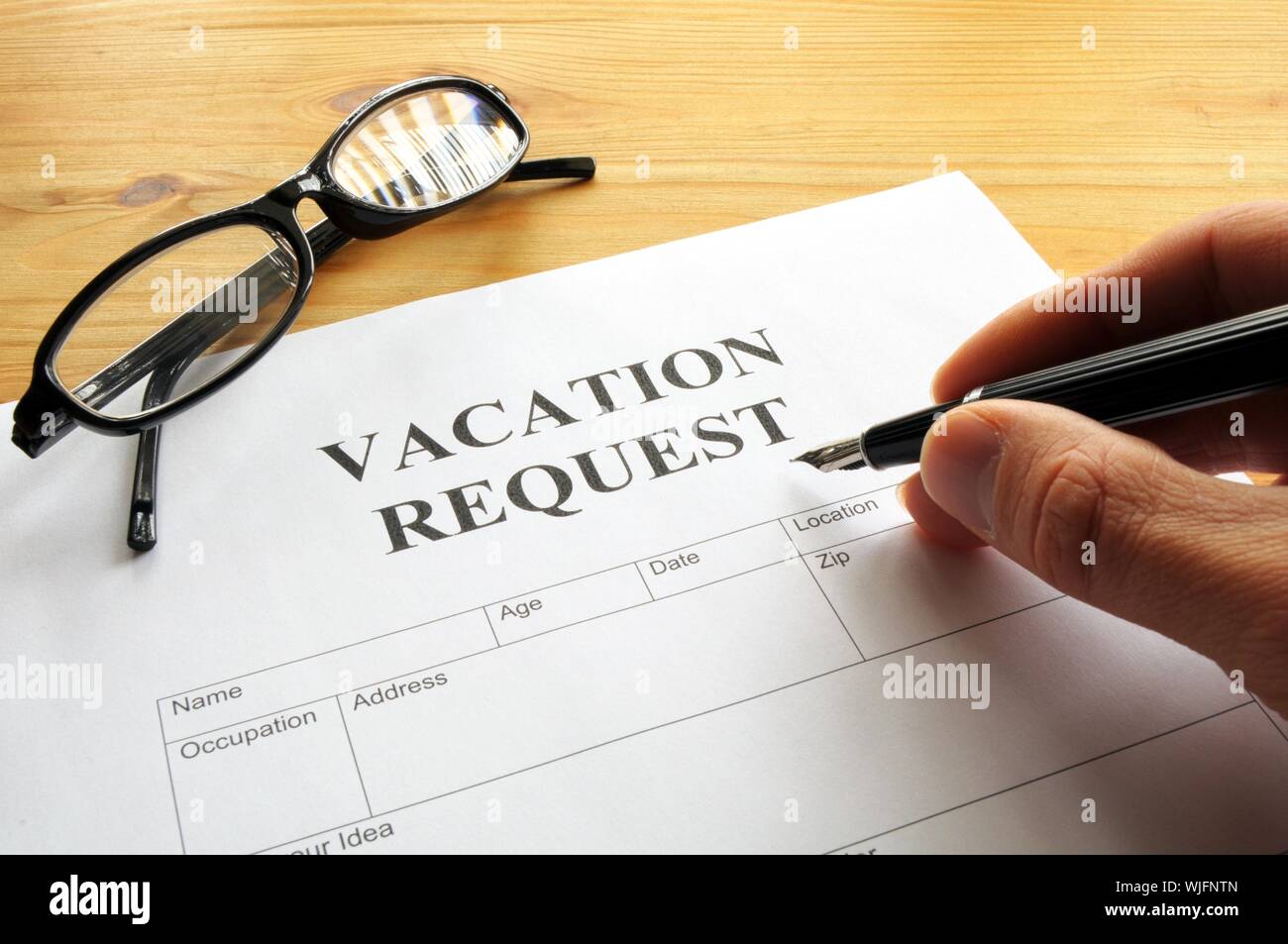 Modulo per la richiesta di ferie in ufficio business che mostra il concetto di vacanza Foto Stock