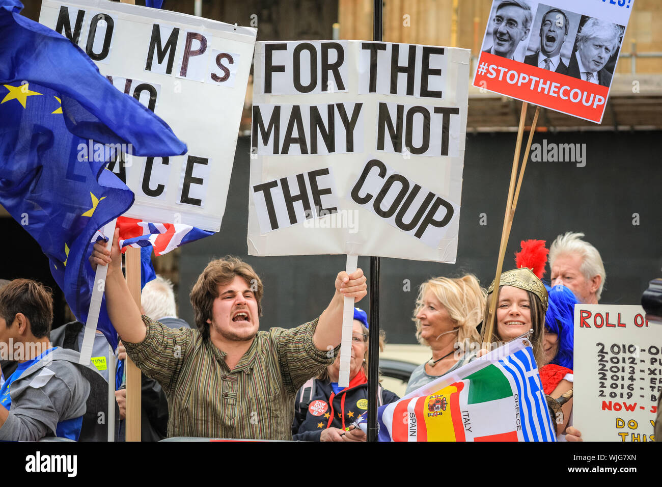 Westminster, Londra, 03 settembre 2019. Pro- e manifestanti Anti-Brexit rally intorno al parlamento e College Green in Westminster il giorno il Parlamento ritorna dal recesso. Foto Stock