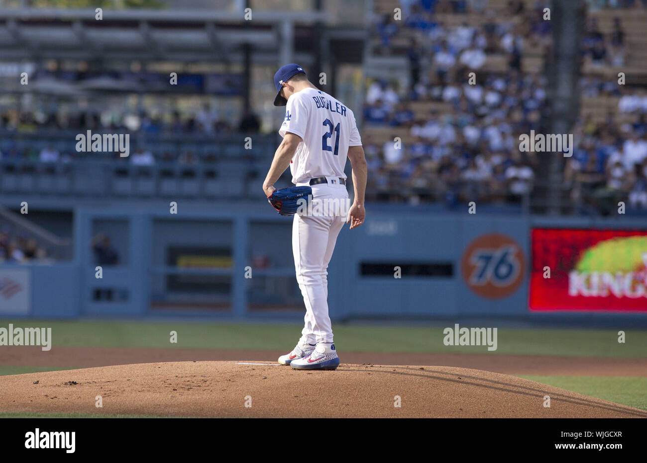 Los Angeles, California, USA. 2 Sep, 2019. Brocca Walker Buehler #21 del Los Angeles Dodgers durante la MLB partita contro il Colorado Rockies a Dodger Stadium il 02 settembre 2019 a Los Angeles, California.Los Angeles Dodgers ha vinto il gioco 16 -9.Armando Arorizo Credito: Armando Arorizo/Prensa Internacional/ZUMA filo/Alamy Live News Foto Stock