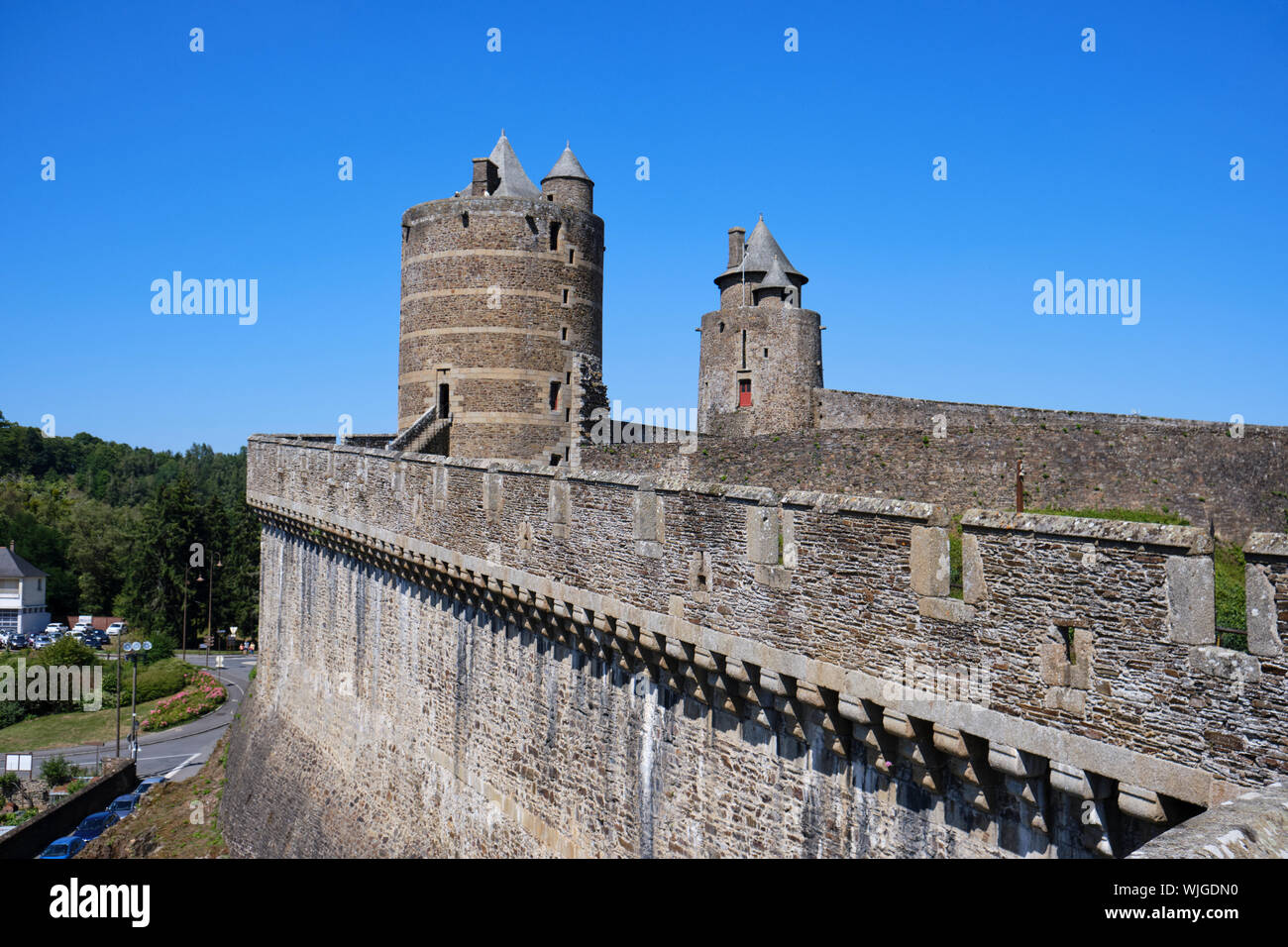 Il castello fortificato in Fougeres, Francia in Bretagna Foto Stock