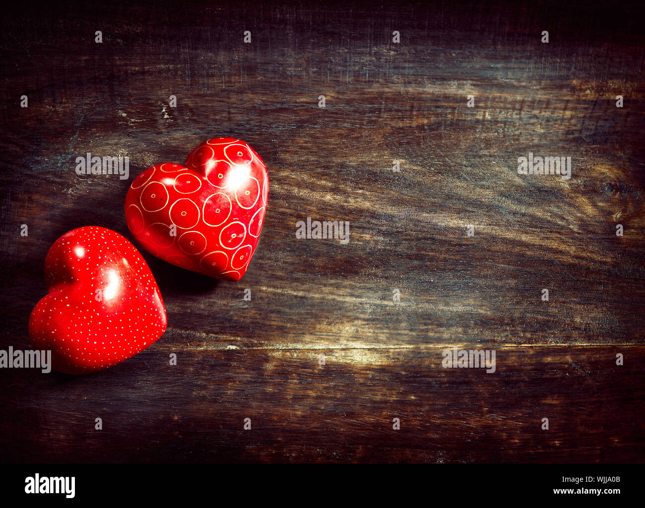 Valentines Vintage Handmade giovane cuore su sfondo di legno Foto Stock