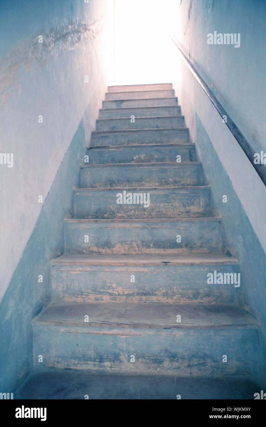 Scala di luce, metafora al cielo, il bianco fino shine Foto Stock