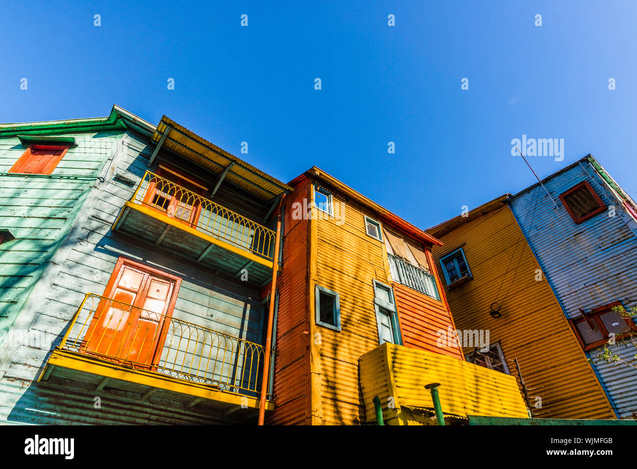 Tradizionali case colorate su Caminito a La Boca neighborhood, Buenos Aires. Foto Stock