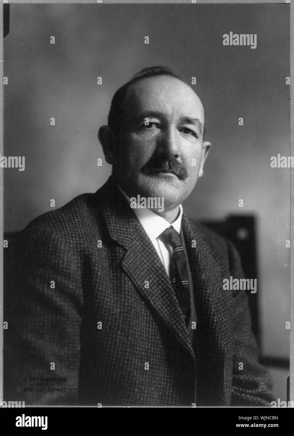 Homer Calvin Davenport, 1867-1912, mezza lunghezza verticale, rivolto leggermente a destra Foto Stock