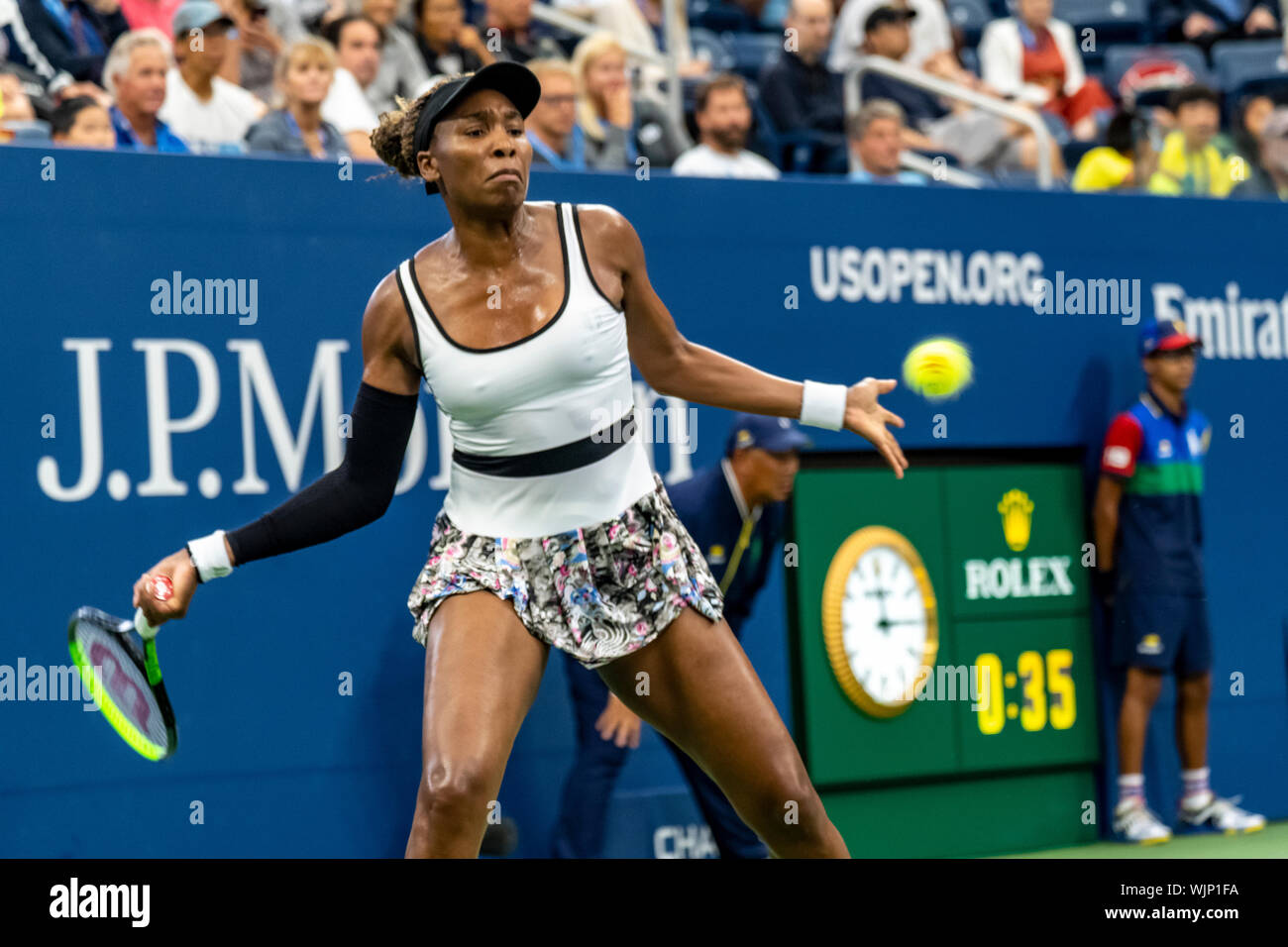 Venus Williams di Stati Uniti competere nel secondo round del 2019 US Open Tennis Foto Stock