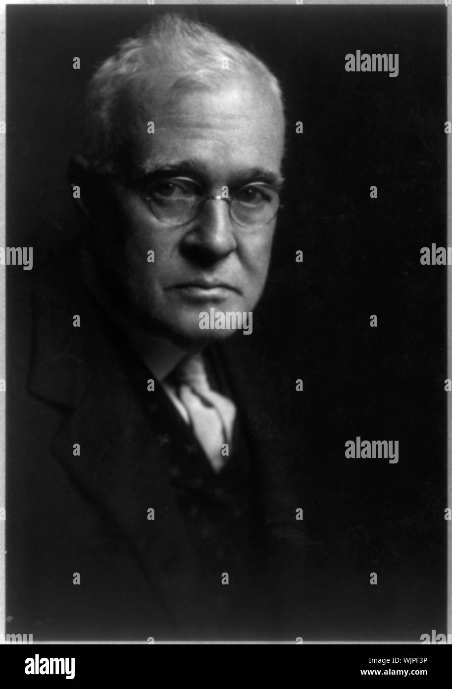 Horace Fletcher, mezza lunghezza verticale, rivolto leggermente a destra Foto Stock