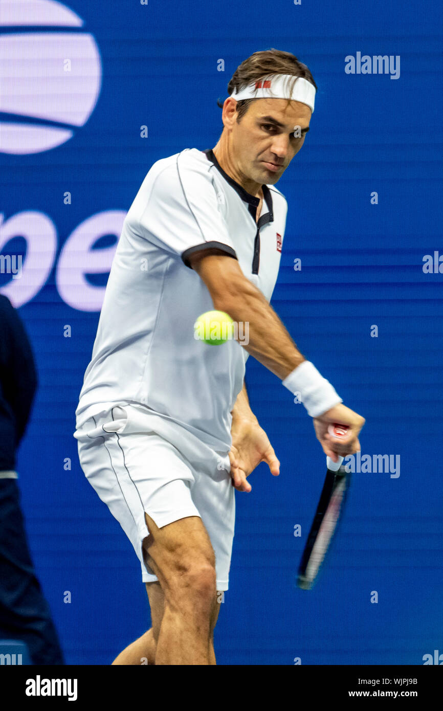 Roger Federer competere nel secondo round del 2019 US Open Tennis Foto Stock