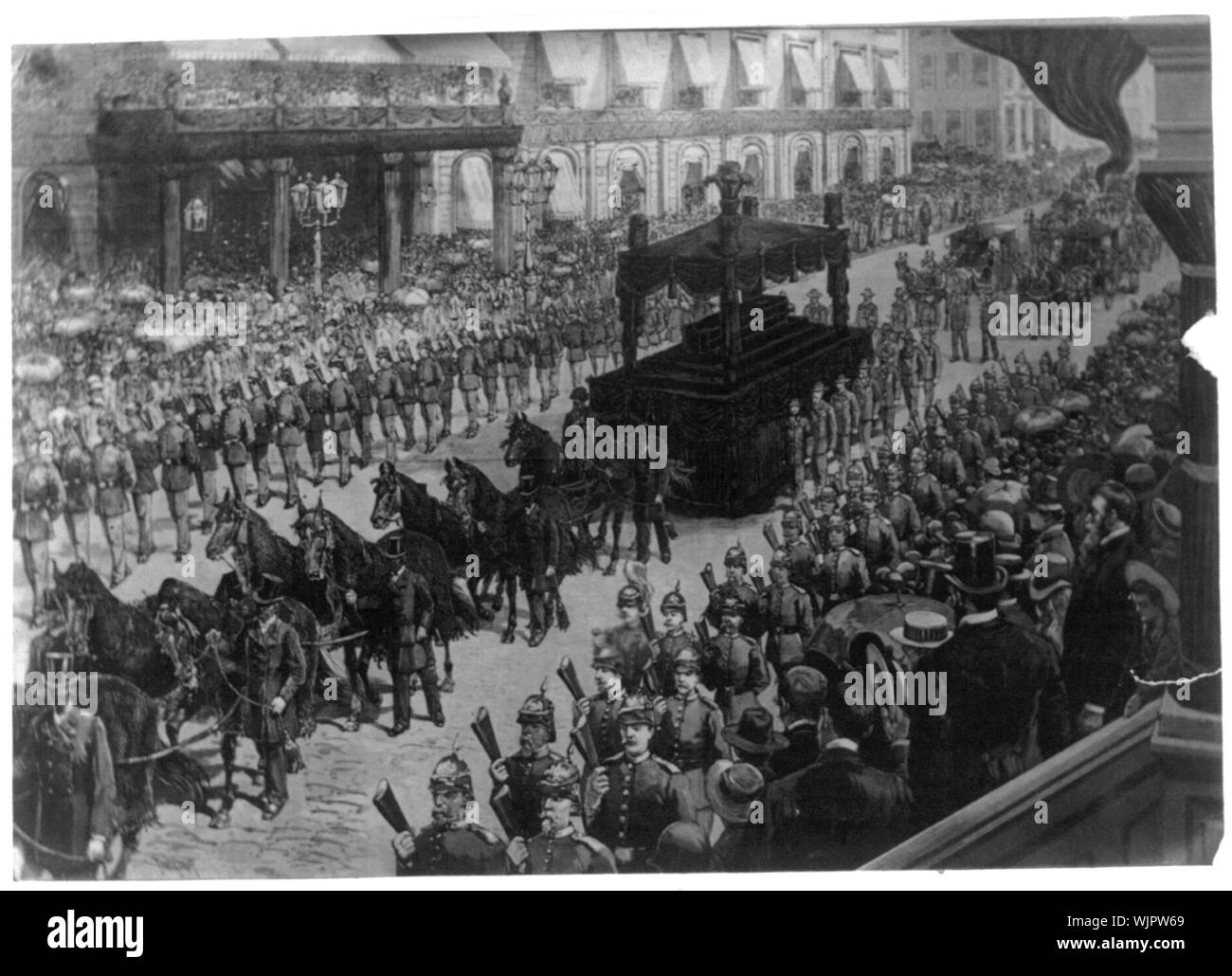 A cavallo il catafalque, civile dei veterani di guerra in parata e gli spettatori in occasione del funerale di Pres. Ulysses S. Grant. NYC Foto Stock