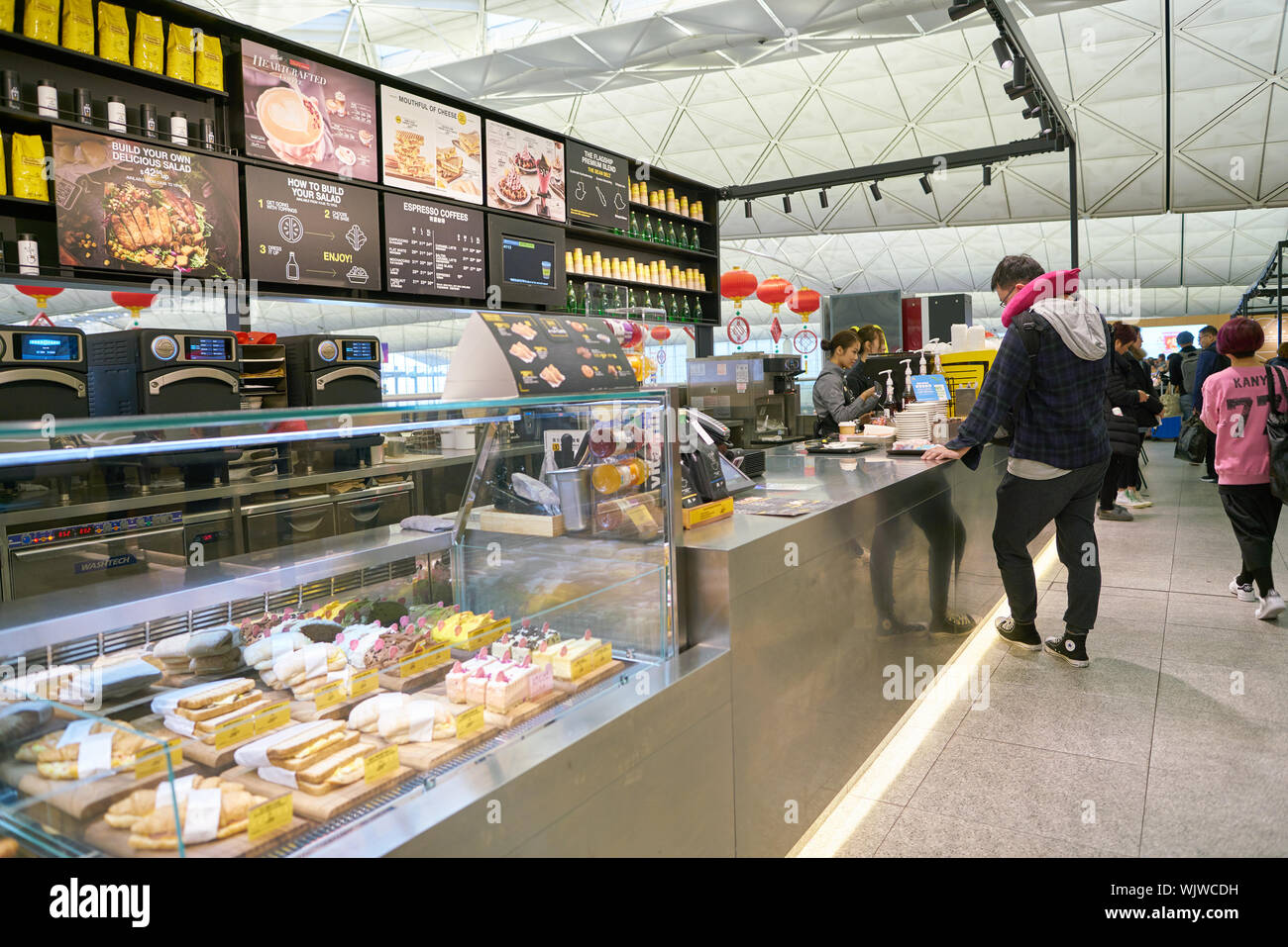HONG KONG CINA - Circa gennaio, 2019: McCafe a McDonald's store posto nell'Aeroporto Internazionale di Hong Kong. Foto Stock