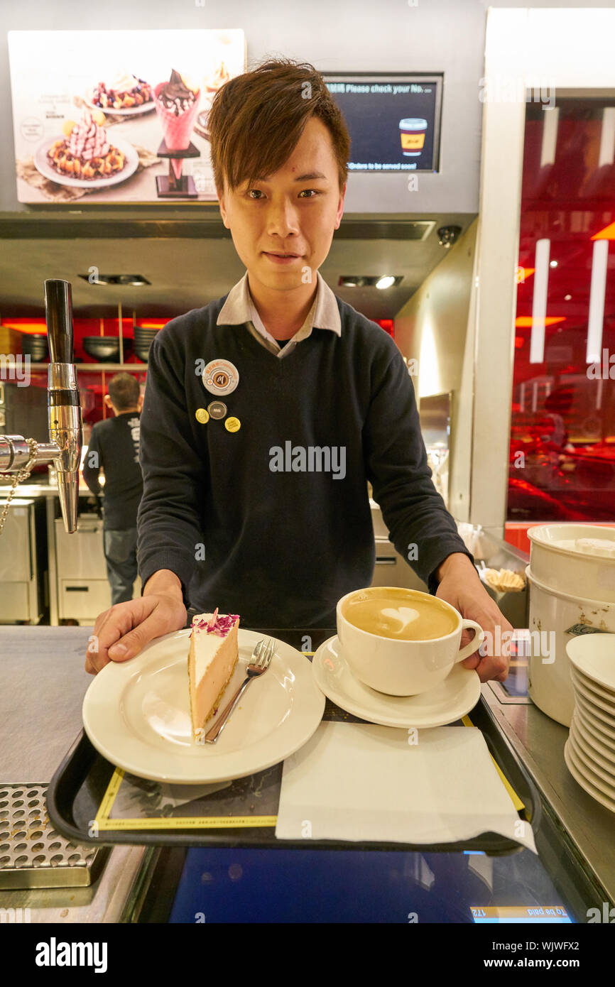 HONG KONG CINA - Circa febbraio, 2019: lavoratore presso McCafe in Hong Kong. Foto Stock