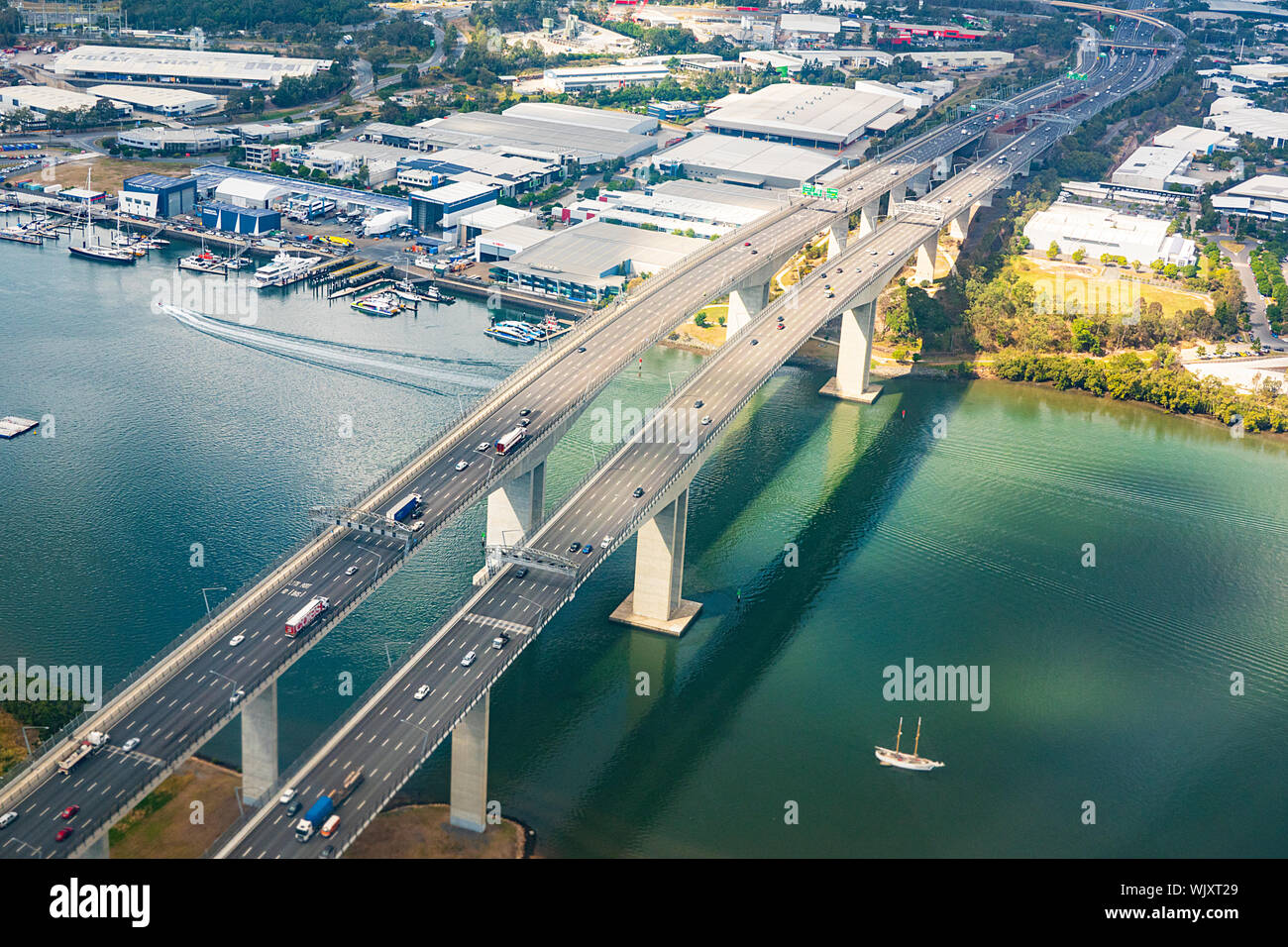 Vista aerea del sir Leo Hielscher ponti o ponte Gateway sul Gateway autostrada M1 a Brisbane, Queensland, QLD, Australia Foto Stock