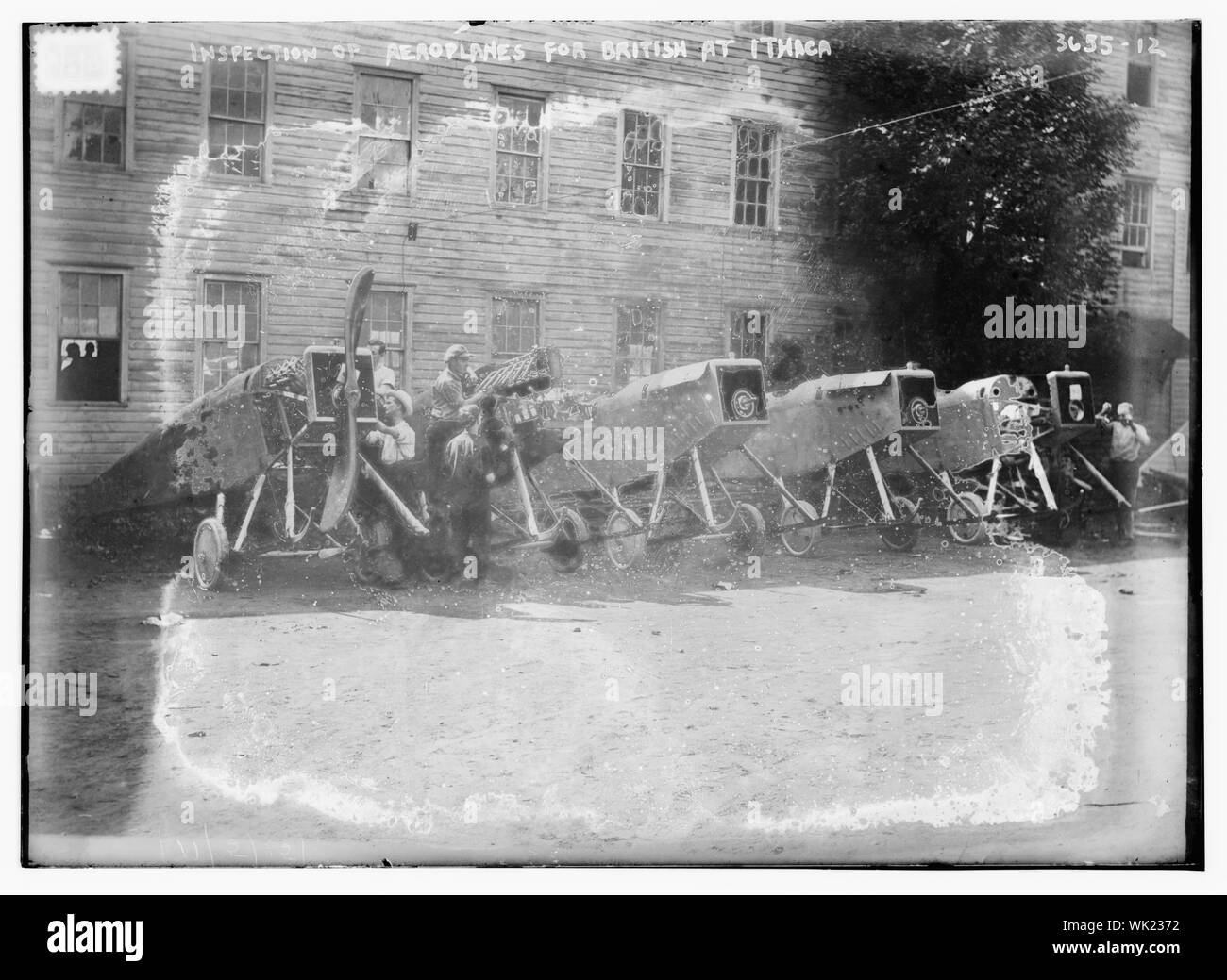 Ispezione degli aeroplani per il British at Ithaca Foto Stock
