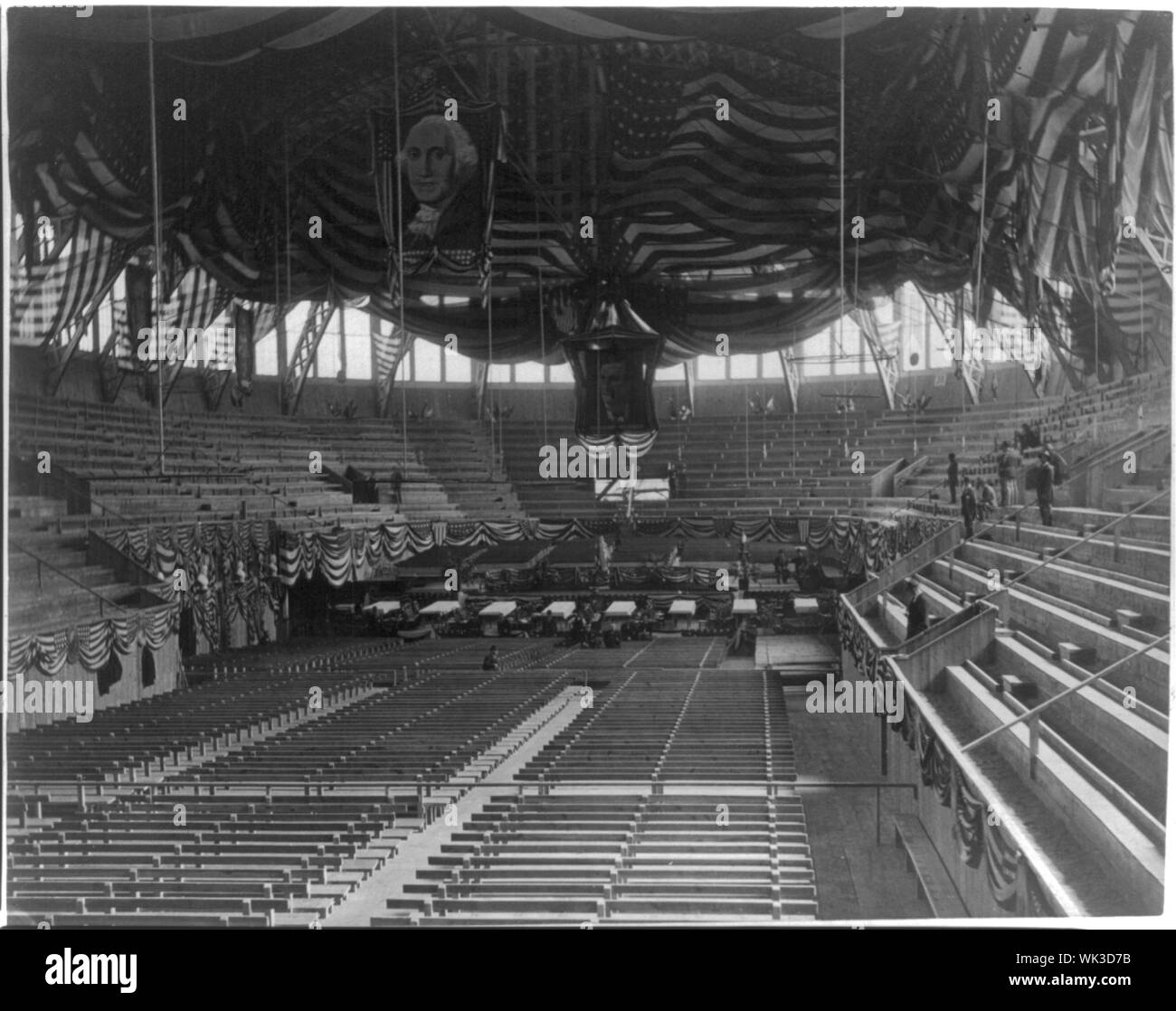Vista interna della grande esposizione edificio, a Chicago, decorato per la convention repubblicana, Giugno 2nd, 1880 Foto Stock