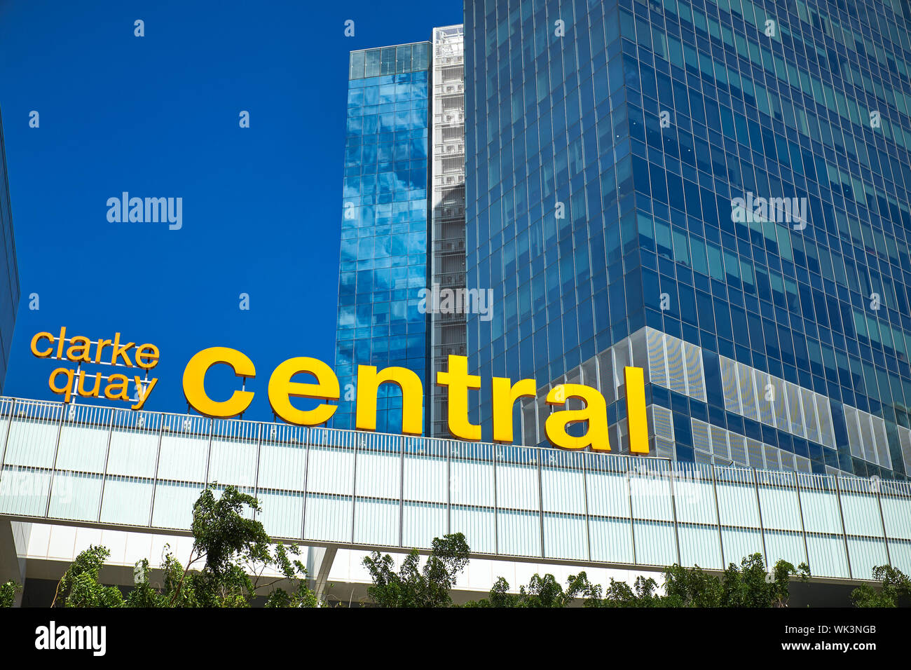 Vista esterna del centro di shopping mall a Ue Ton Sen San / Clarke Quay, nell'area di Chinatown, Singapore Foto Stock