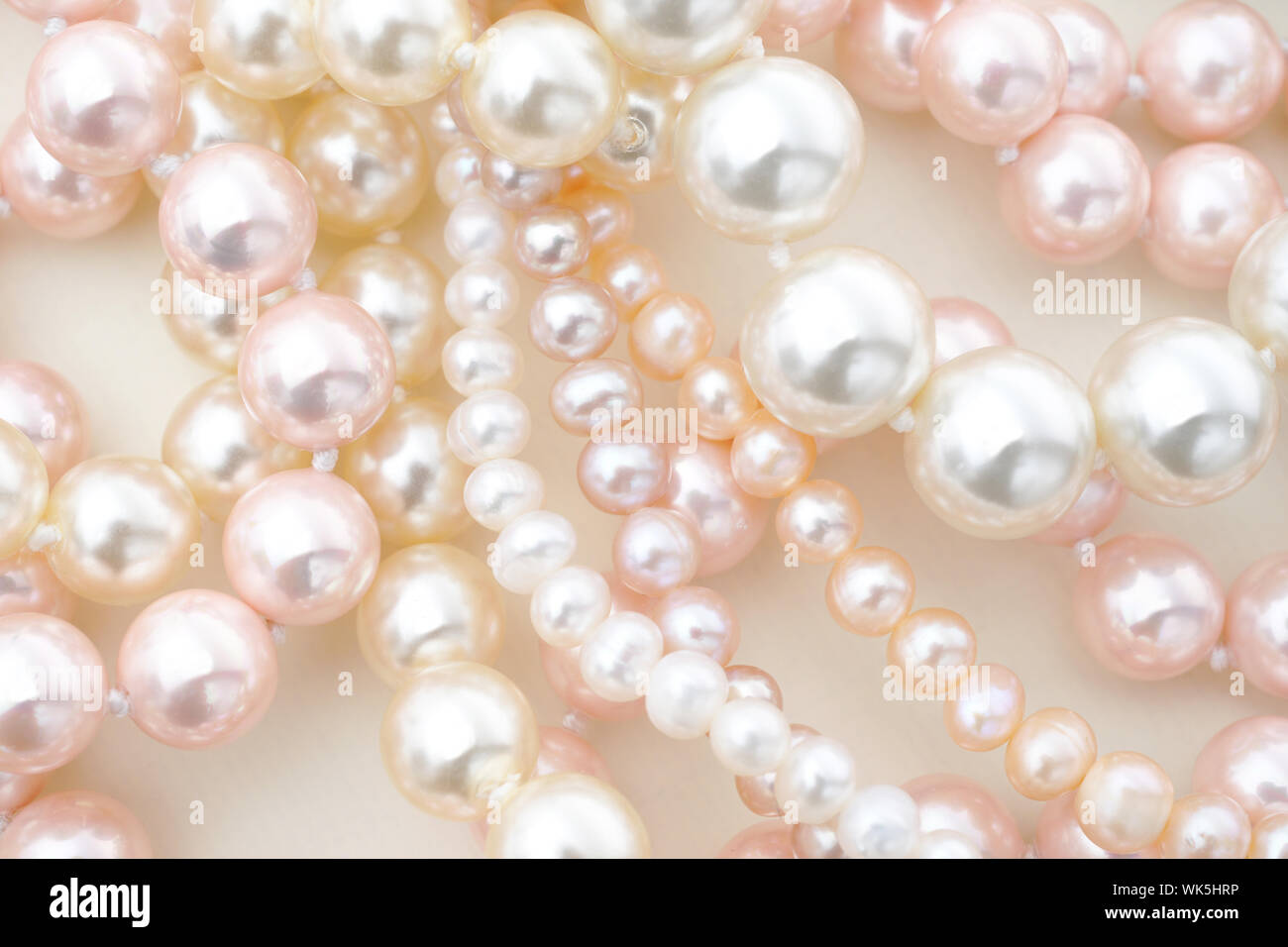 Gioielli di perle immagini e fotografie stock ad alta risoluzione - Alamy