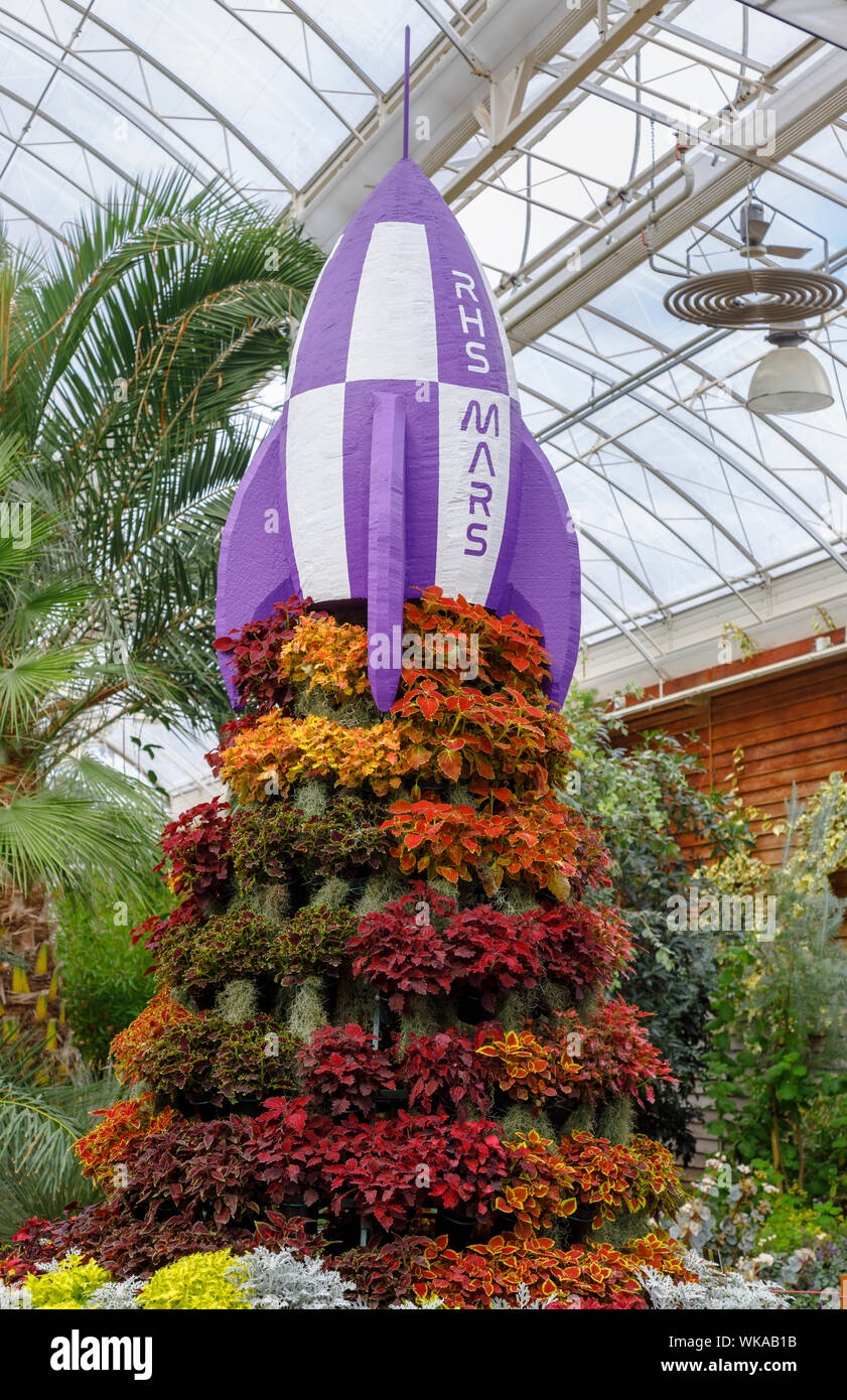 Innovativo RHS Garden display Marte in serra a settembre 2019 Wisley Garden Flower Show al giardino RHS Wisley, Surrey, sud-est Inghilterra Foto Stock