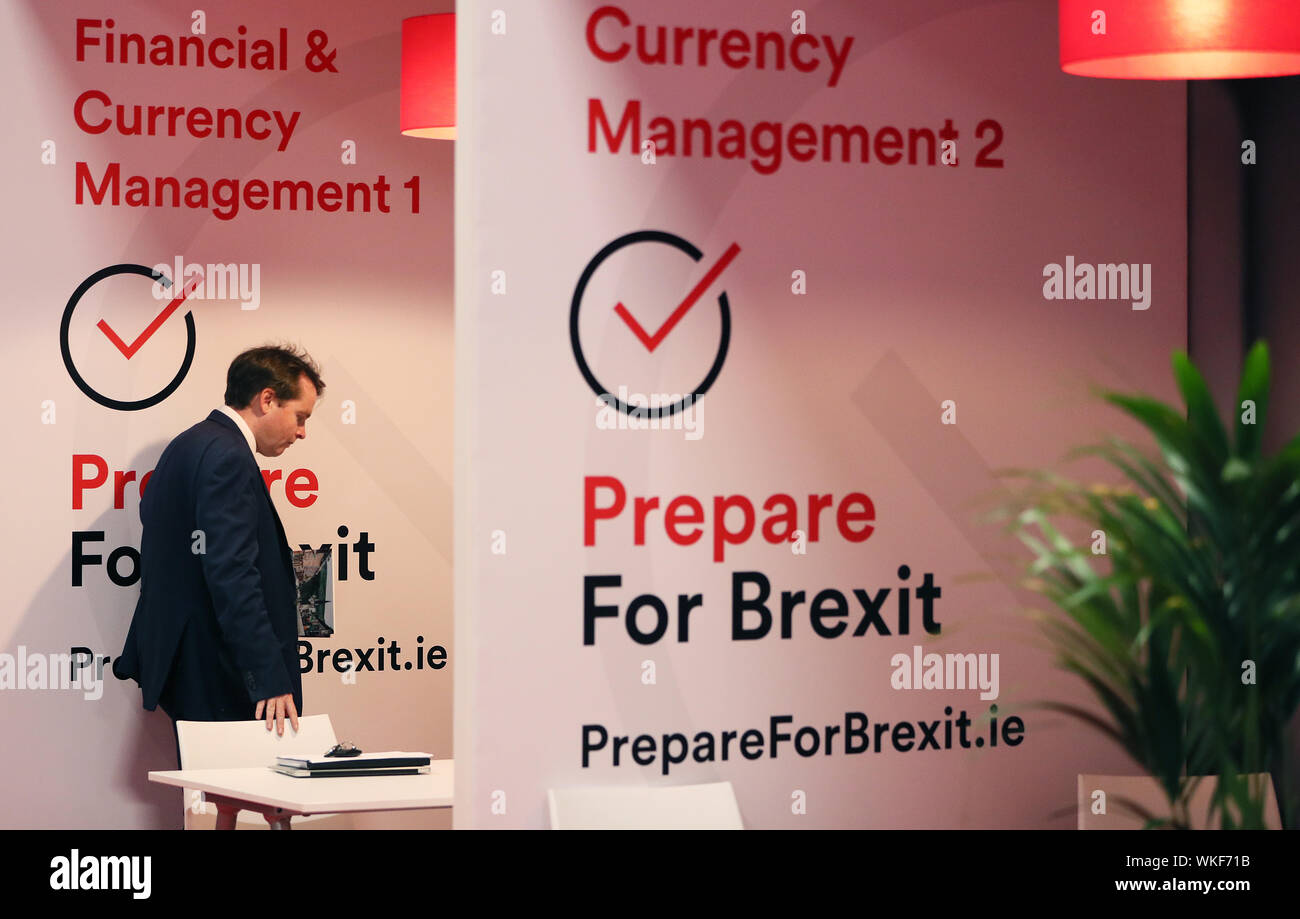 La gente visita la "Brexit zone" durante la settimana dei mercati internazionali di Enterprise Ireland all'RDS di Dublino. Foto PA. Data immagine: Mercoledì 4 settembre 2019. Vedi PA storia POLITICA Brexit Irlanda. Il credito fotografico dovrebbe essere: Brian Lawless/PA Wire Foto Stock