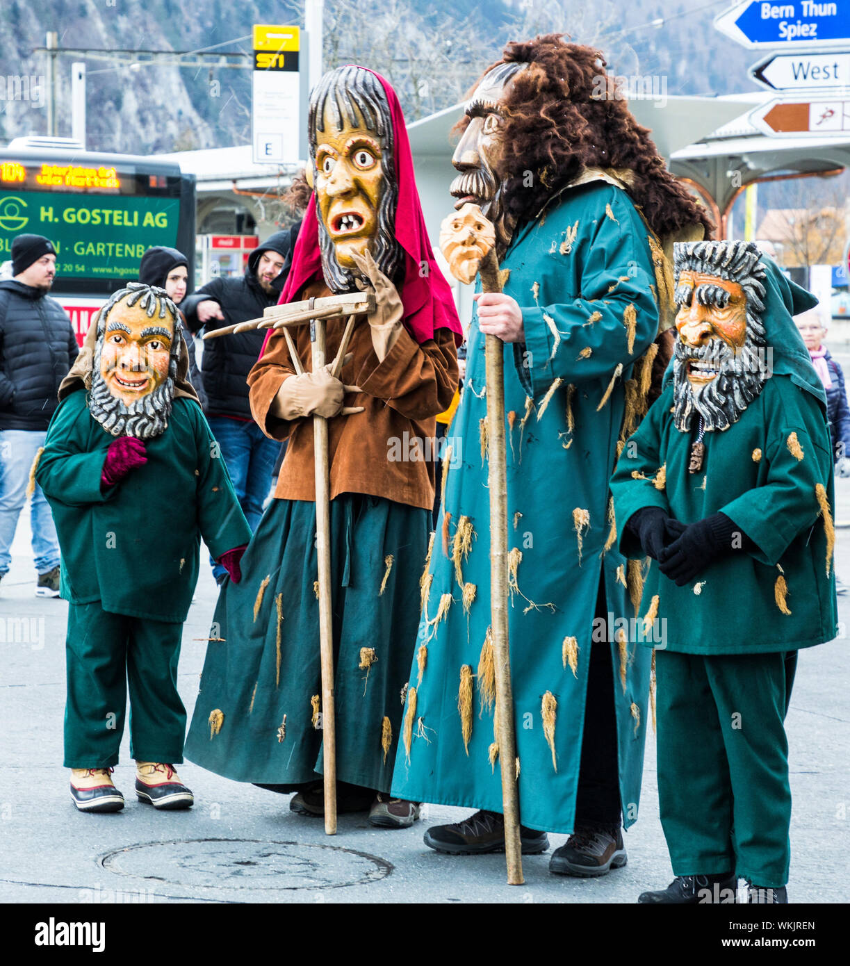 Troll di montagna, Harder-Potschete parade, Interlaken, Svizzera Foto Stock