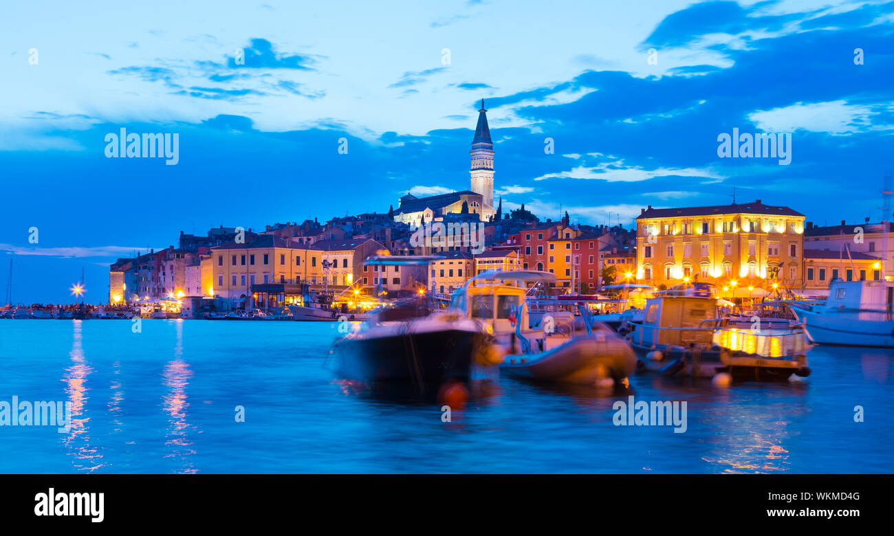 Romantica Rovigno è una città della croazia situata sul Mare Adriatico settentrionale situato sulla costa occidentale della penisola istriana, è una meta turistica molto Foto Stock