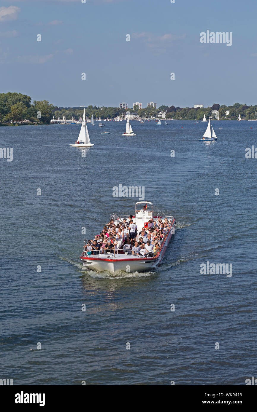 Escursione in barca sul Lago Alster esterno, Amburgo, Germania Foto Stock