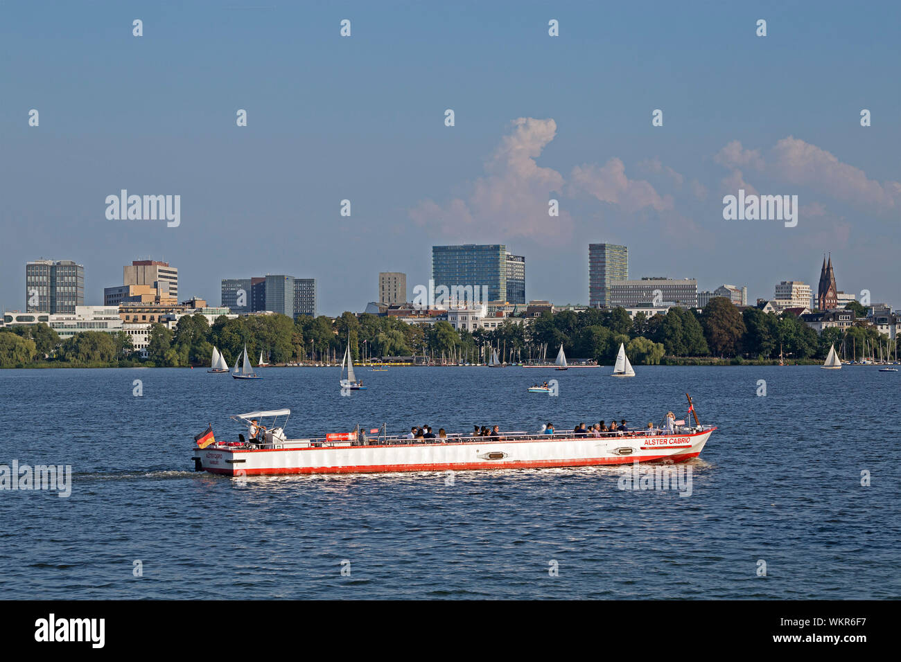Escursione in barca sul Lago Alster esterno, Amburgo, Germania Foto Stock