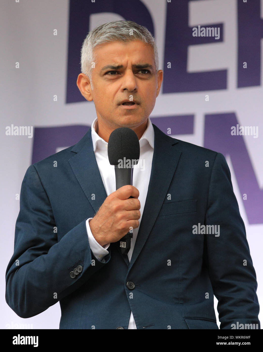 Westminster, Londra, 04 settembre 2019. Sadiq Khan, sindaco di Londra, del lavoro. I politici parlano appassionatamente sul palco. Parla al voto popolare Rally in piazza del Parlamento, Westminster, con lo scopo di ottenere una votazione finale su Brexit. Molti degli oratori di poco dopo il lettore RUSH in Parlamento a votare in un altro round di cruciale Brexit relative decisioni da adottare. Credito: Imageplotter/Alamy Live News Foto Stock