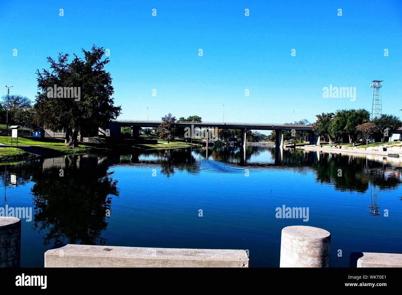 Il fiume a piedi lungo il fiume Concho in San Angelo, Texas, Stati Uniti d'America Foto Stock