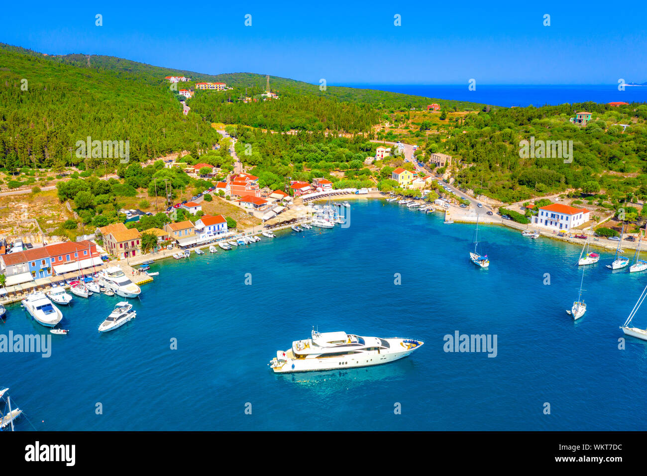 Il pittoresco villaggio di Fiskardo sull'isola di Cefalonia, Grecia Foto Stock