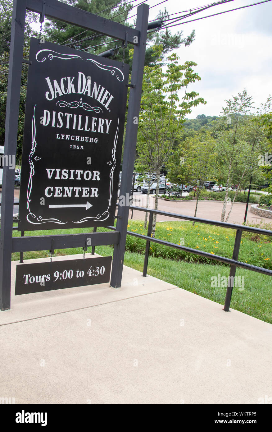 Lynchburg, Tennessee - 27 Agosto 2019 : segno al di fuori del centro visitatori presso il Jack Daniels distillery di Lynchburg, Tennessee il Tennessee Whi Foto Stock