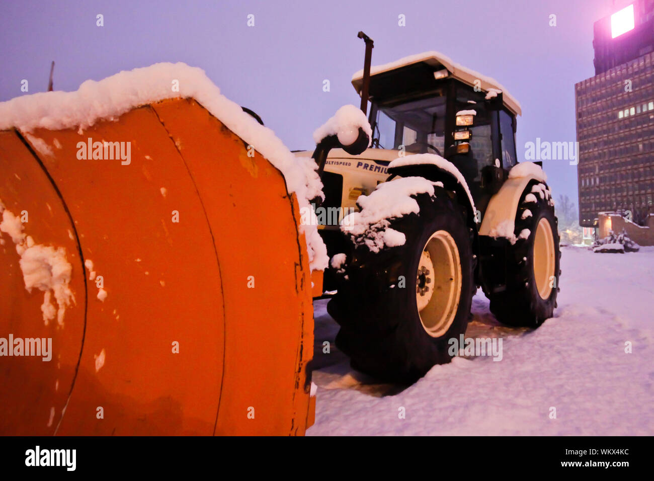 Disco mashinery per femoving la neve dalle strade. Foto Stock