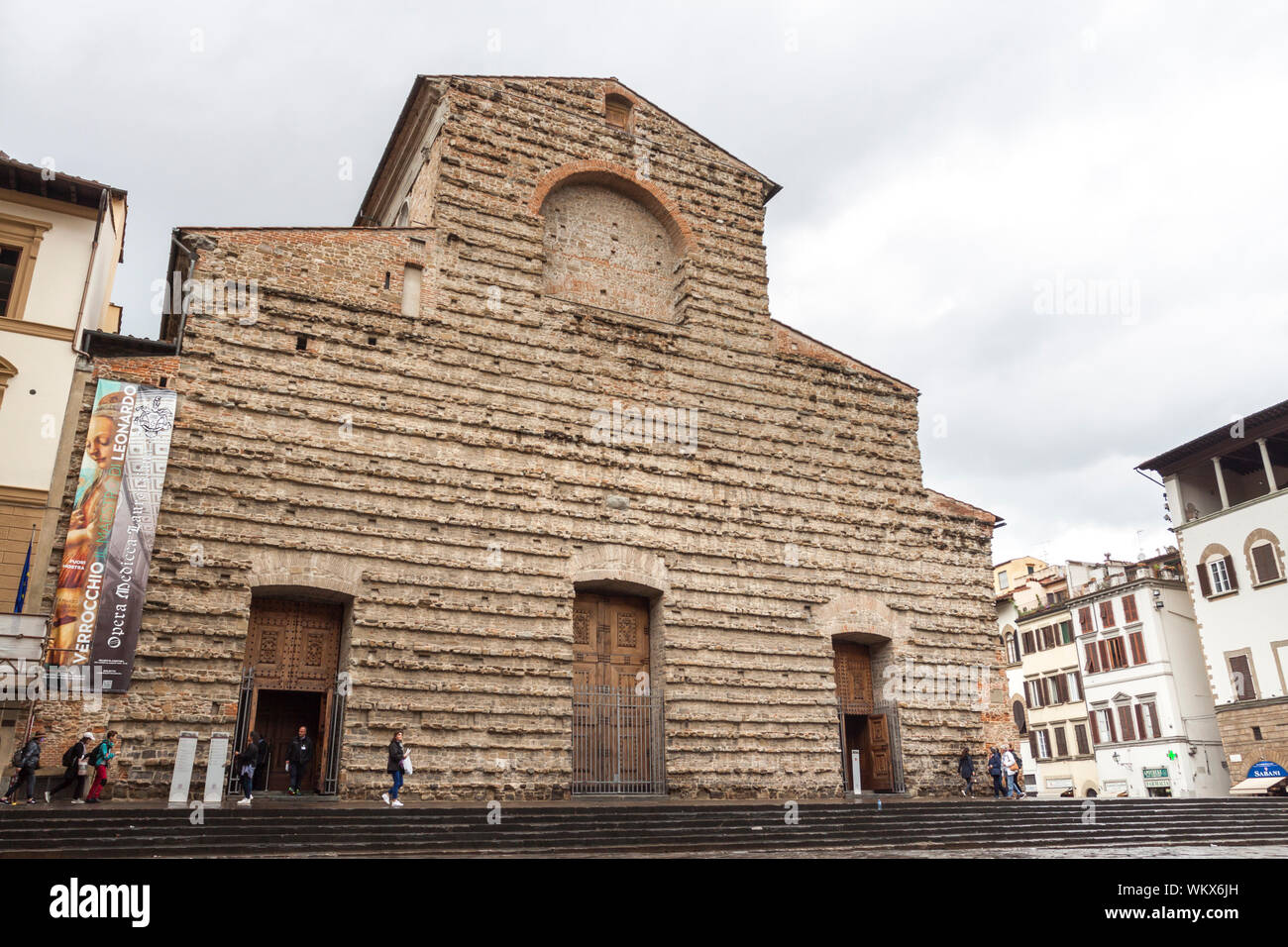 Basilica di San Lorenzo in un giorno di pioggia, Firenze, Toscana. Italia Foto Stock